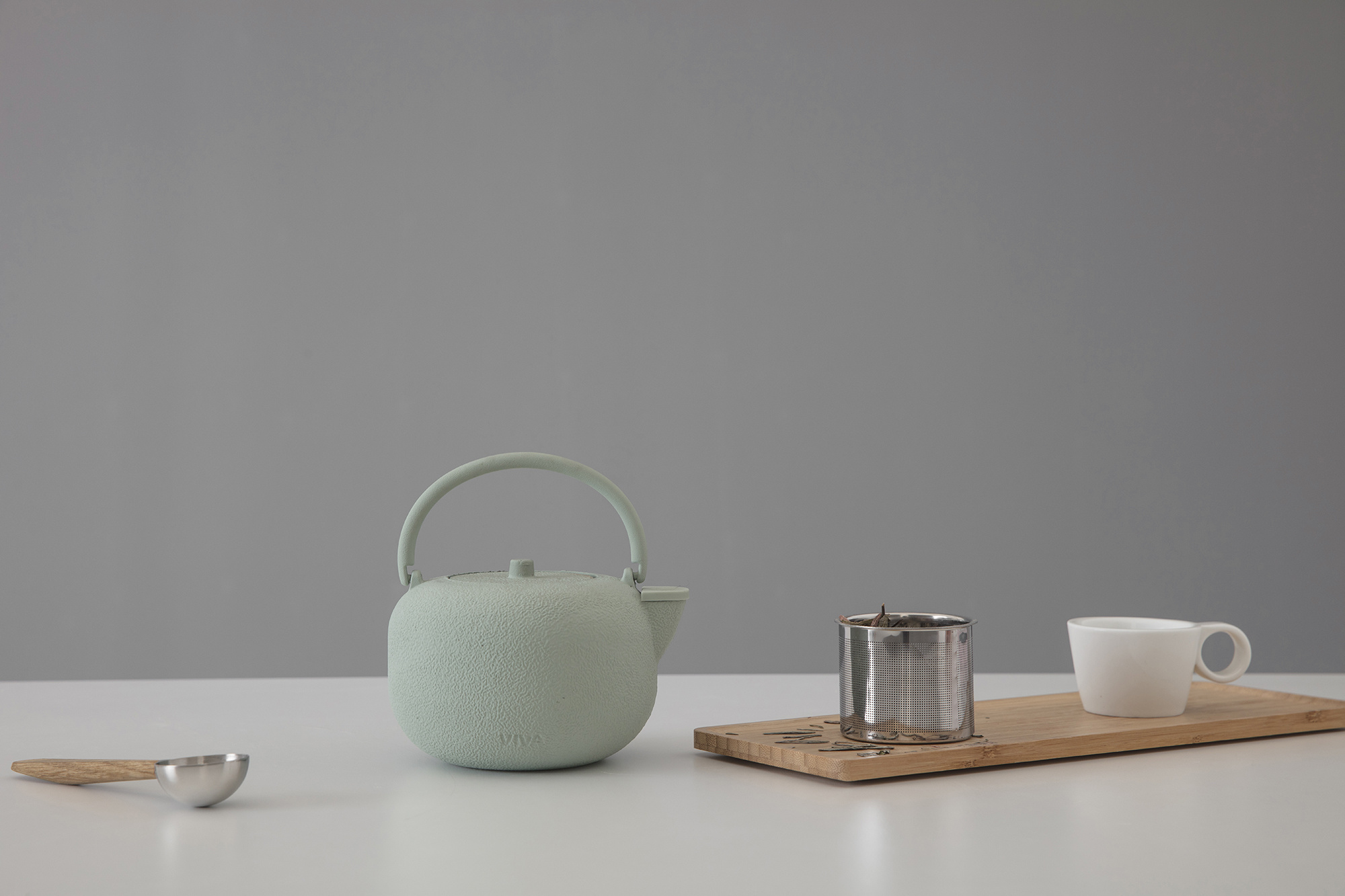 Saga™ cast iron teapot mint