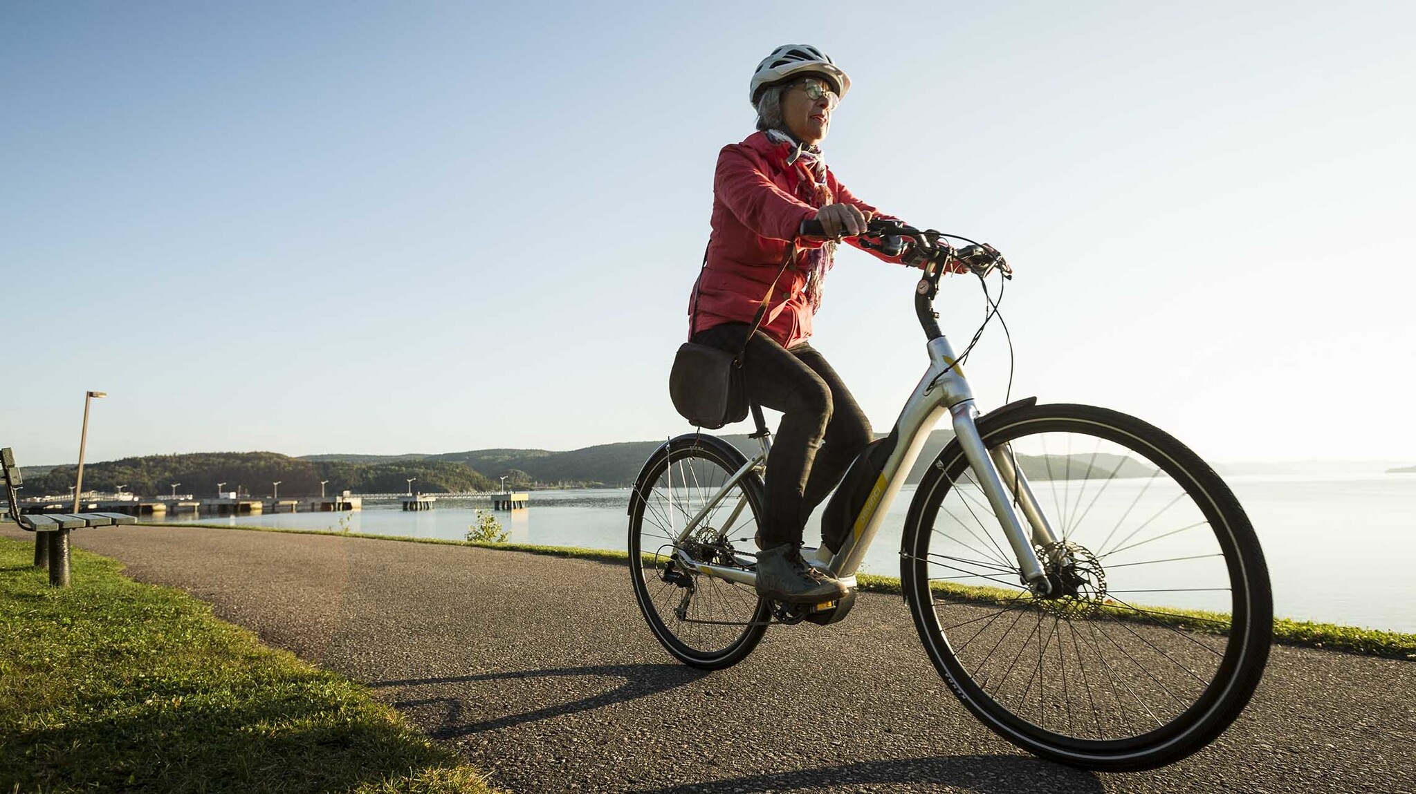 VÉLO AVEC ASSISTANCE ÉLECTRIQUE