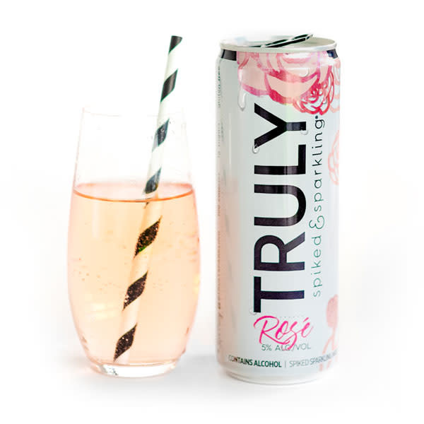 https://cdn.shoplightspeed.com/shops/609238/files/23122230/truly-hard-seltzer-rose-abv5-6-pack-can.jpg