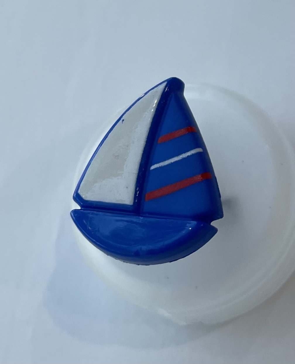 Dill Buttons 251320 Blue Sailboat Button 18mm