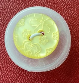BU1583P15 Yellow Flower Button 15 mm