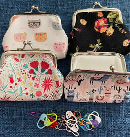heartstrings 25 Locking Stitch Markers in Cute Kiss Lock Purse