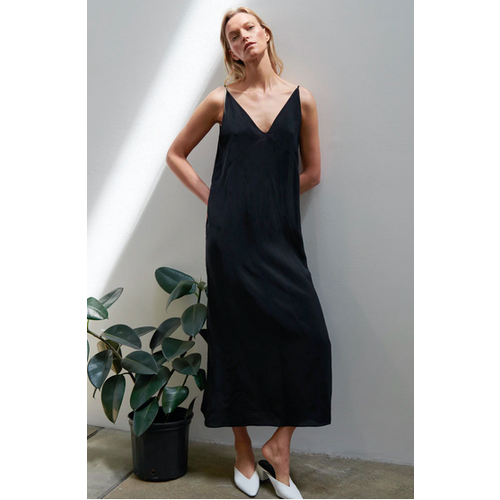 STATESIDE STATESIDE V NECK CAMI MAXI DRESS STATESIDE STATESIDE V NECK CAMI MAXI DRESS