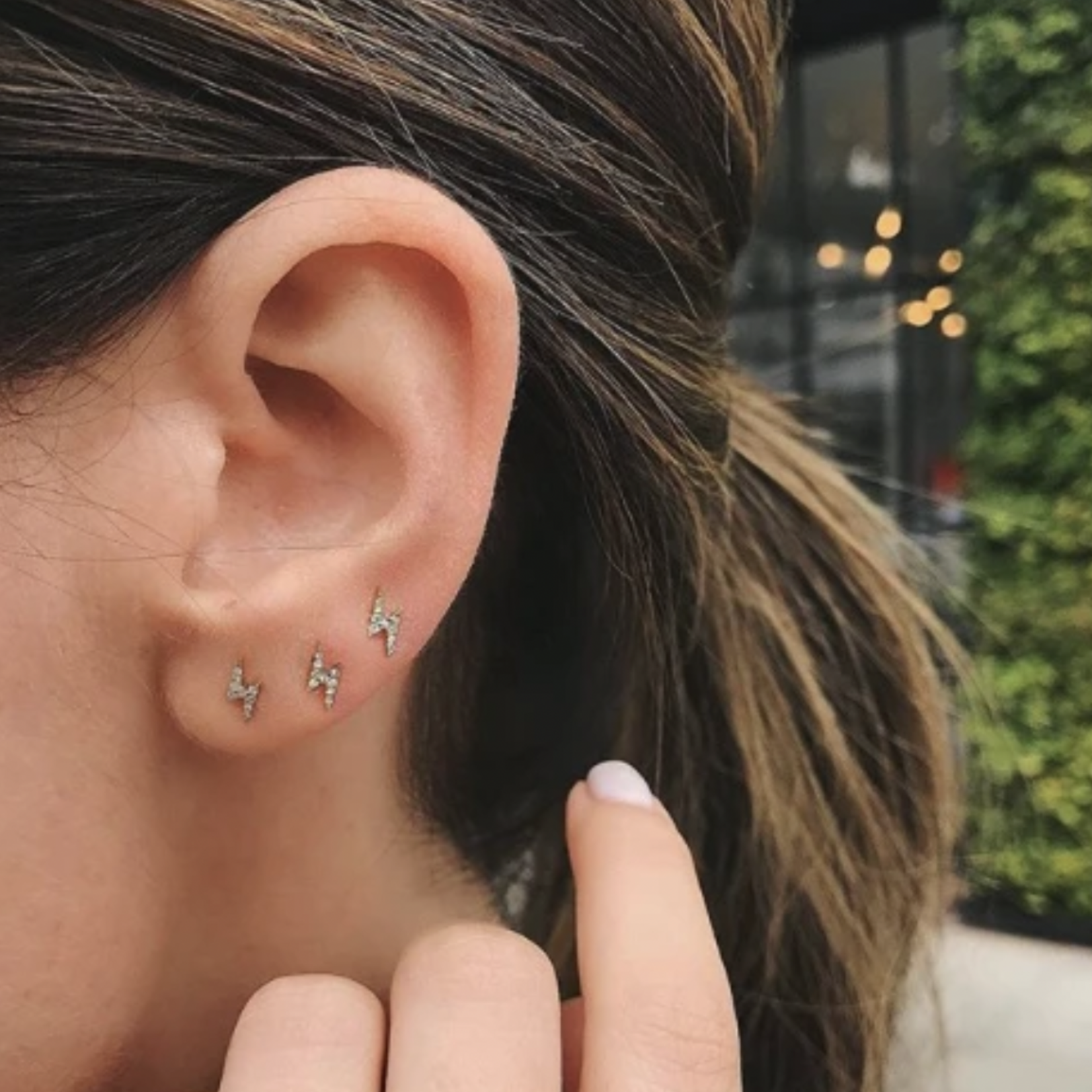 EF COLLECTION EF COLLECTION MINI DIAMOND LIGHTNING BOLT STUD EARRING