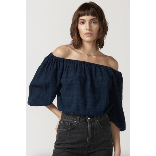 SELF CONTRAST SELF CONTRAST ZELLE CROP PEASANT TOP SELF CONTRAST SELF CONTRAST ZELLE CROP PEASANT TOP