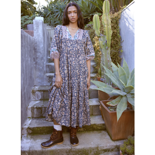 SELF CONTRAST SELF CONTRAST KYRA PEASANT DRESS SELF CONTRAST SELF CONTRAST KYRA PEASANT DRESS