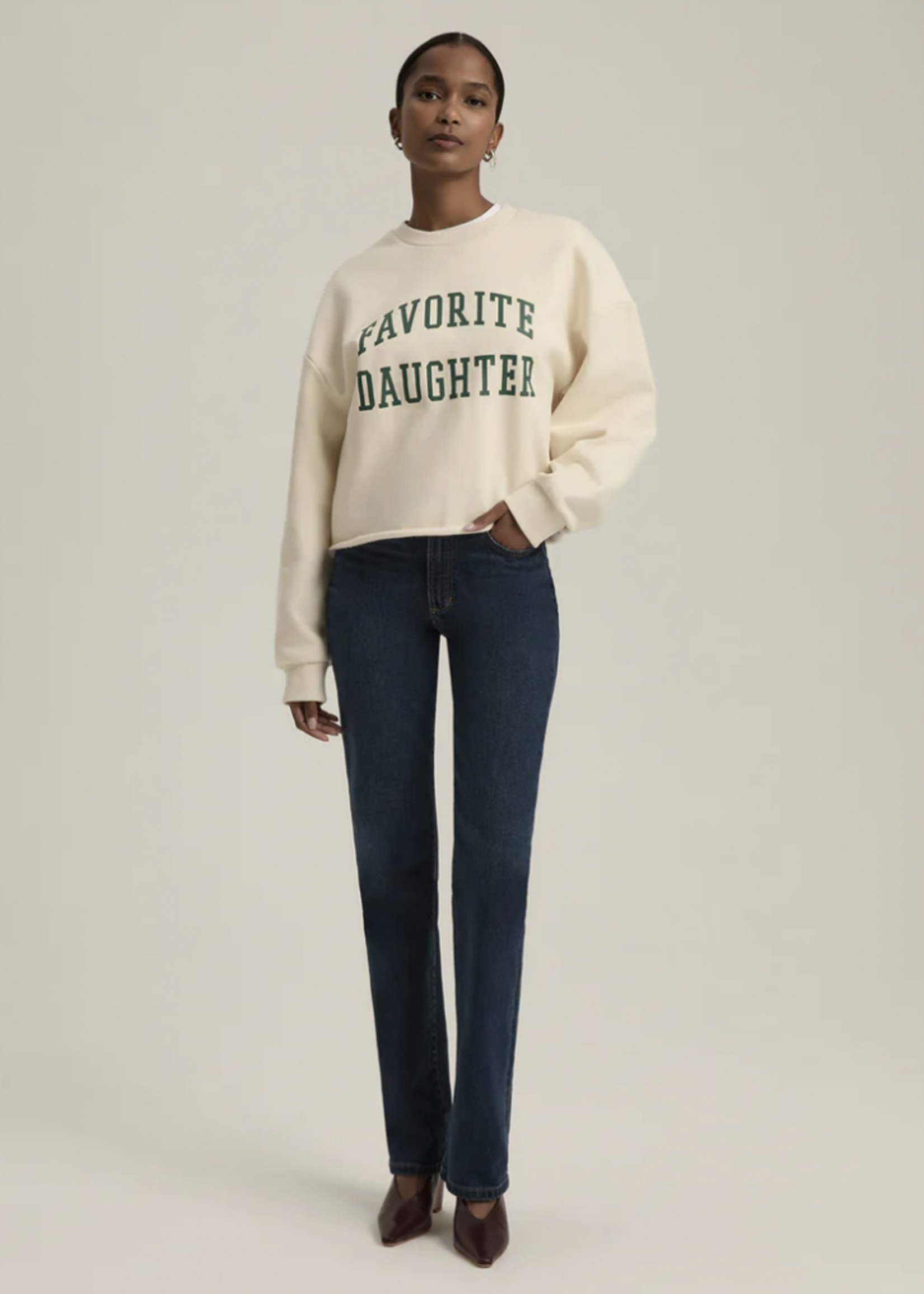 FAVORITE DAUGHTER FAVORITE DAUGHTER CROPPED COLLEGIATE SWEATSHIRT