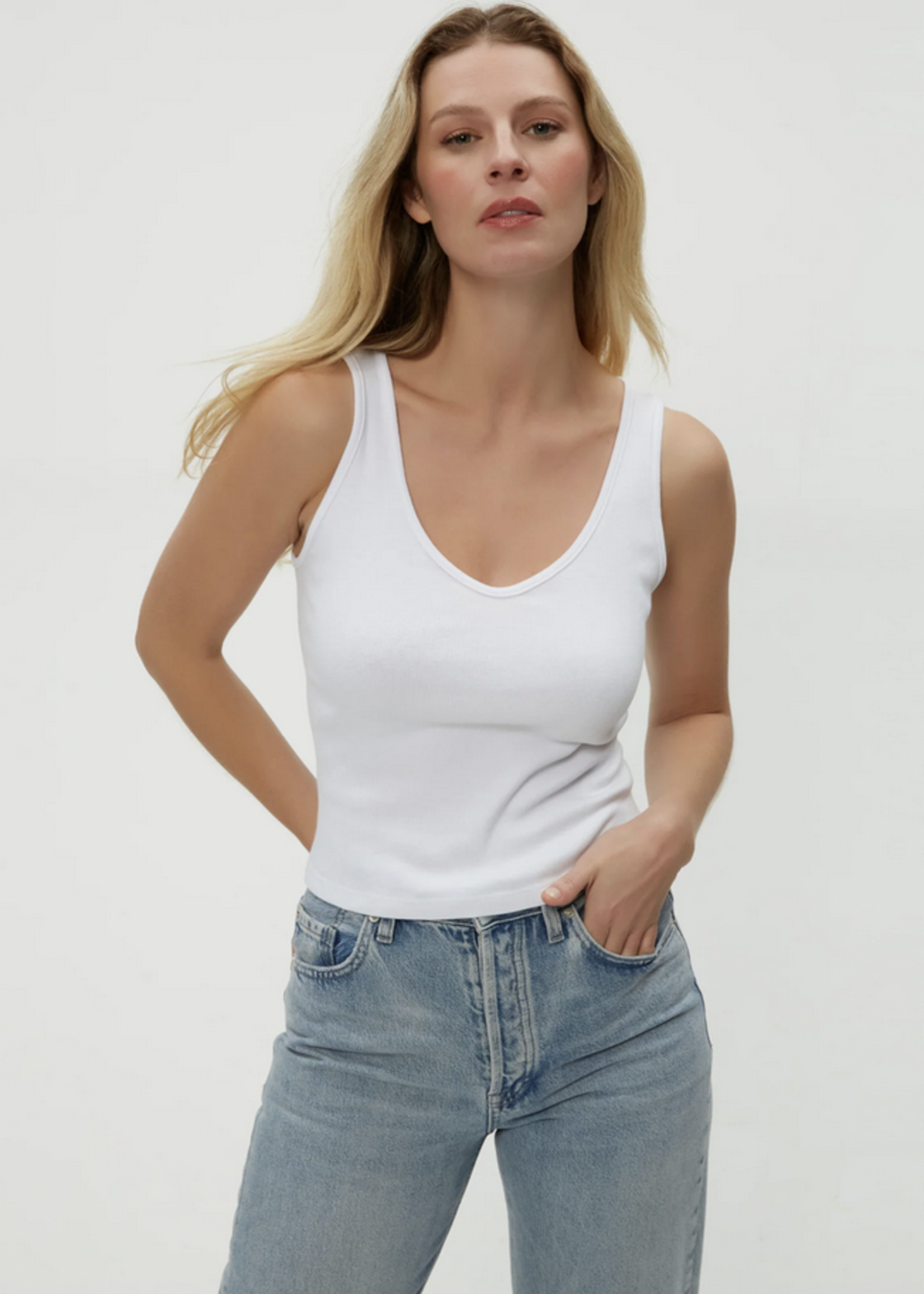 MICHAEL STARS MICHAEL STARS SLOAN V-NECK TANK