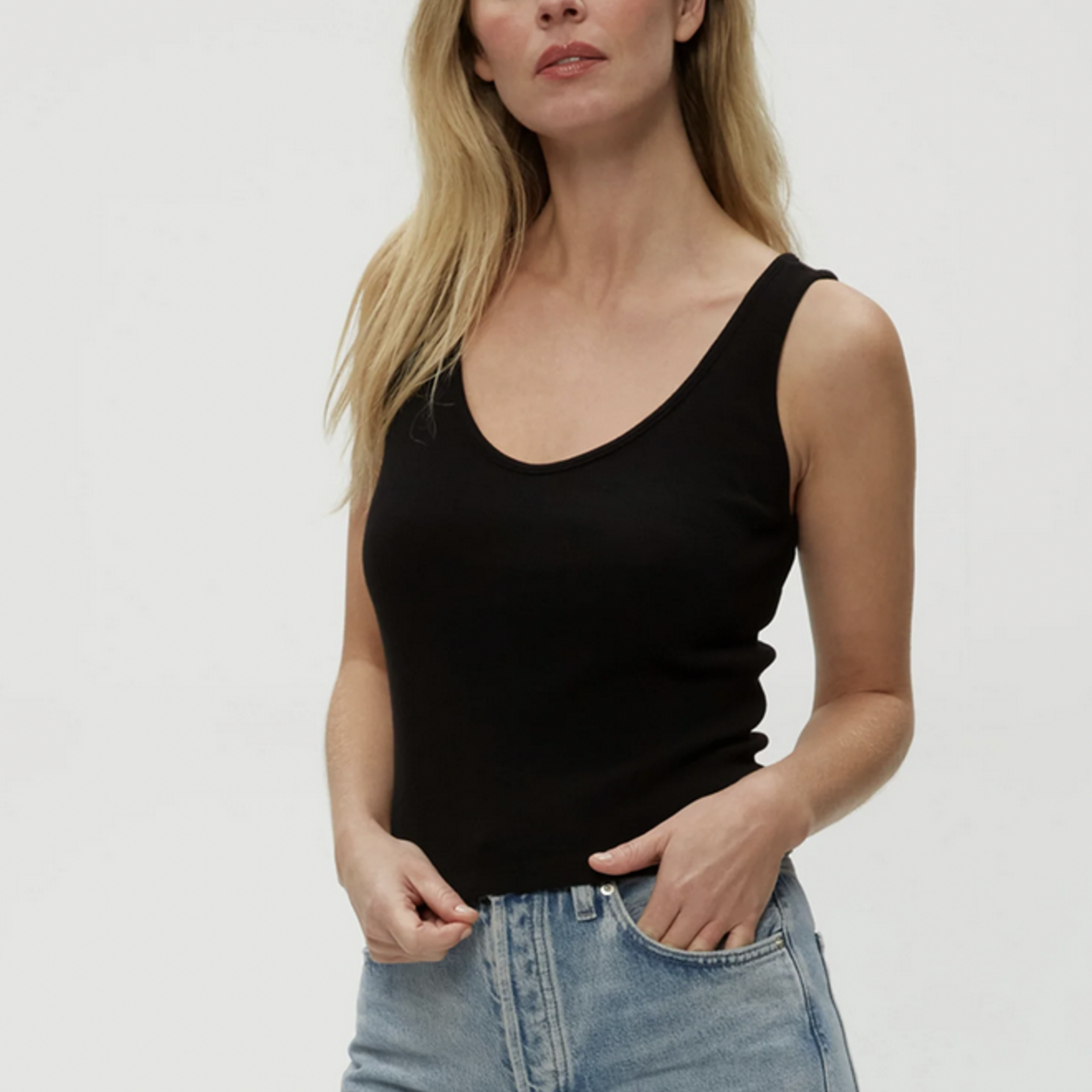 MICHAEL STARS MICHAEL STARS SLOAN V-NECK TANK