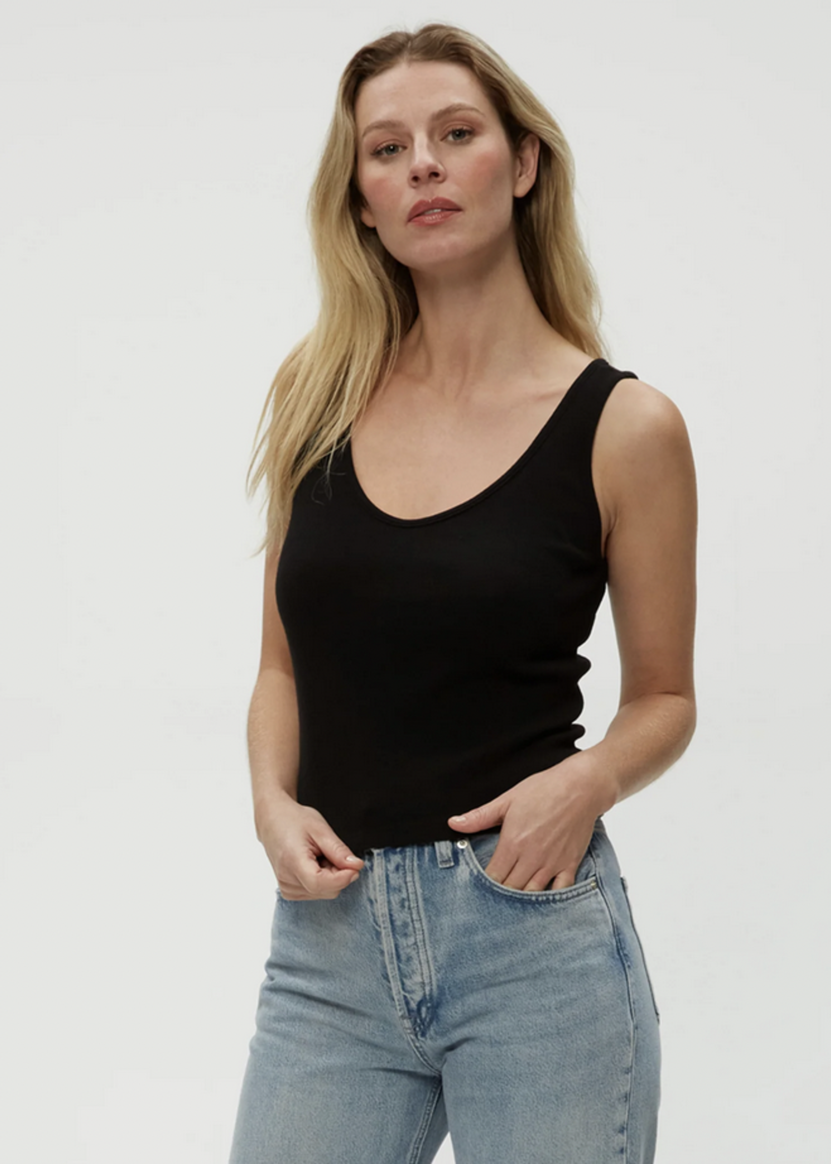 MICHAEL STARS MICHAEL STARS SLOAN V-NECK TANK
