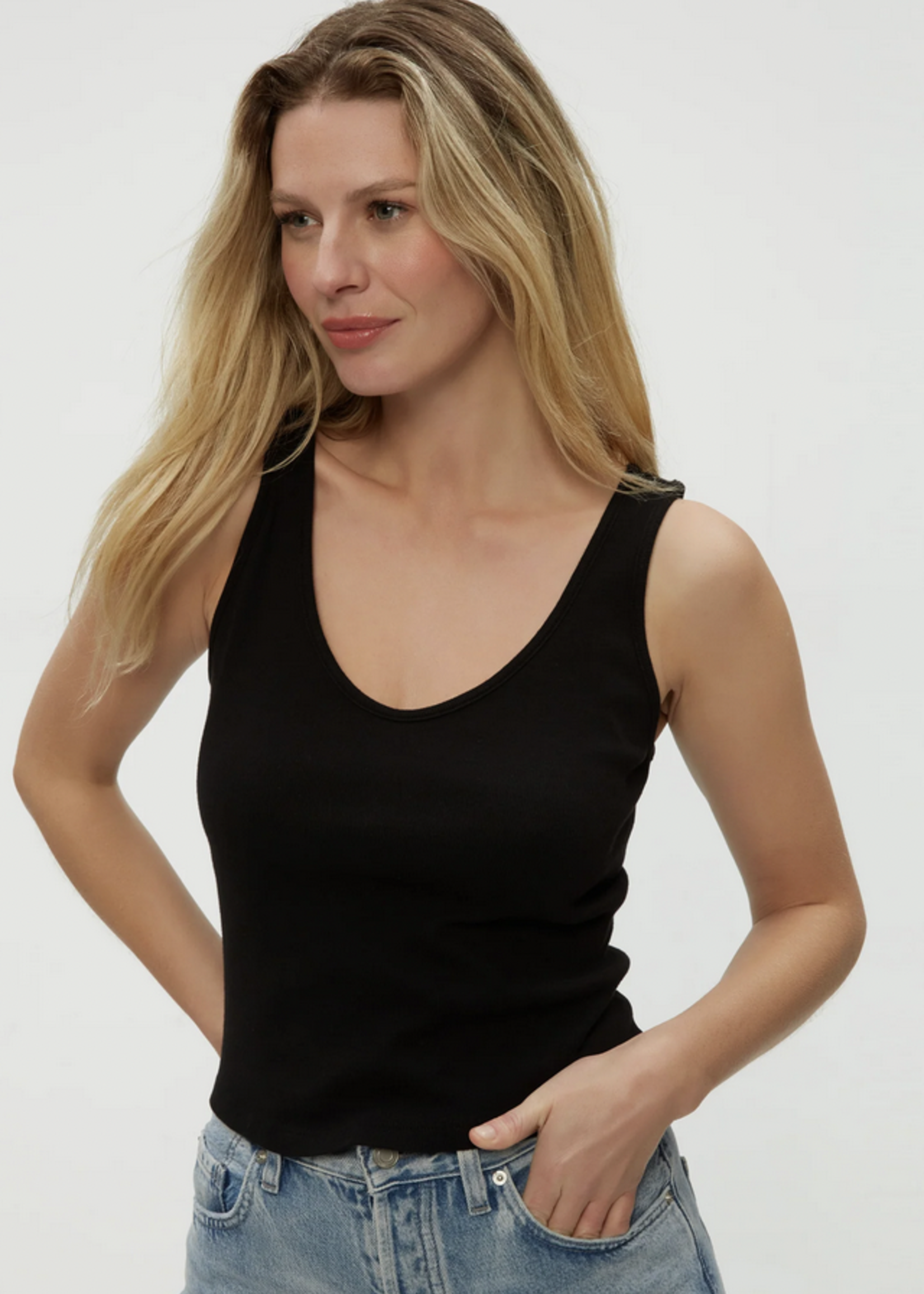 MICHAEL STARS MICHAEL STARS SLOAN V-NECK TANK
