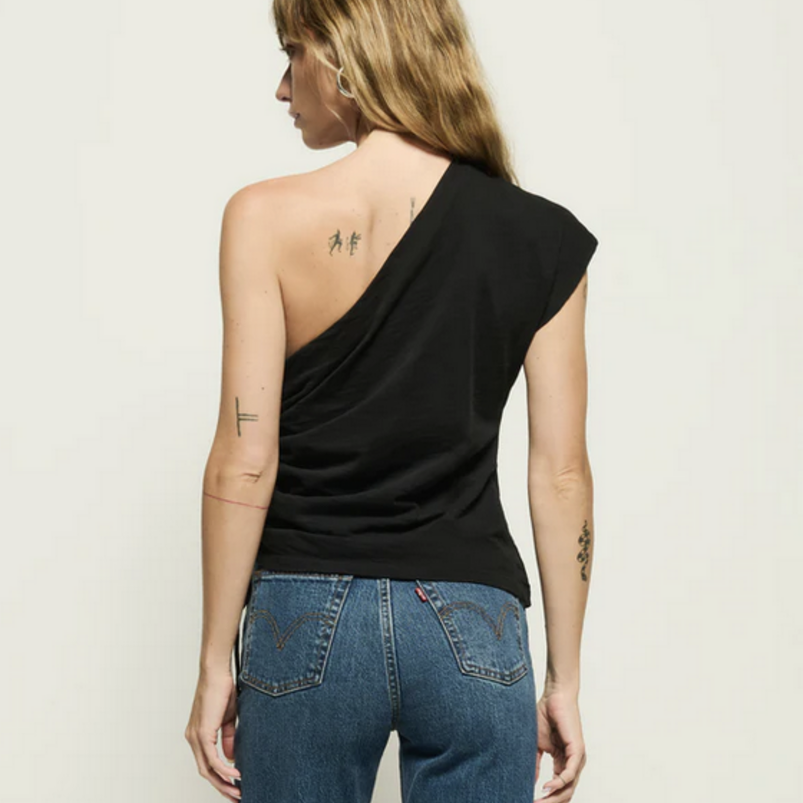 NATION LTD NATION JAYLEN ASYMMETRICAL TEE