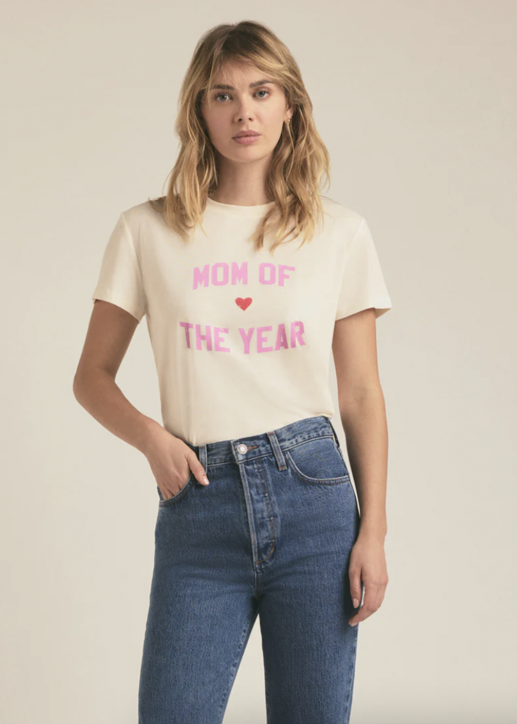 FAVORITE DAUGHTER FAVORITE DAUGHTER MOM OF THE YEAR TEE