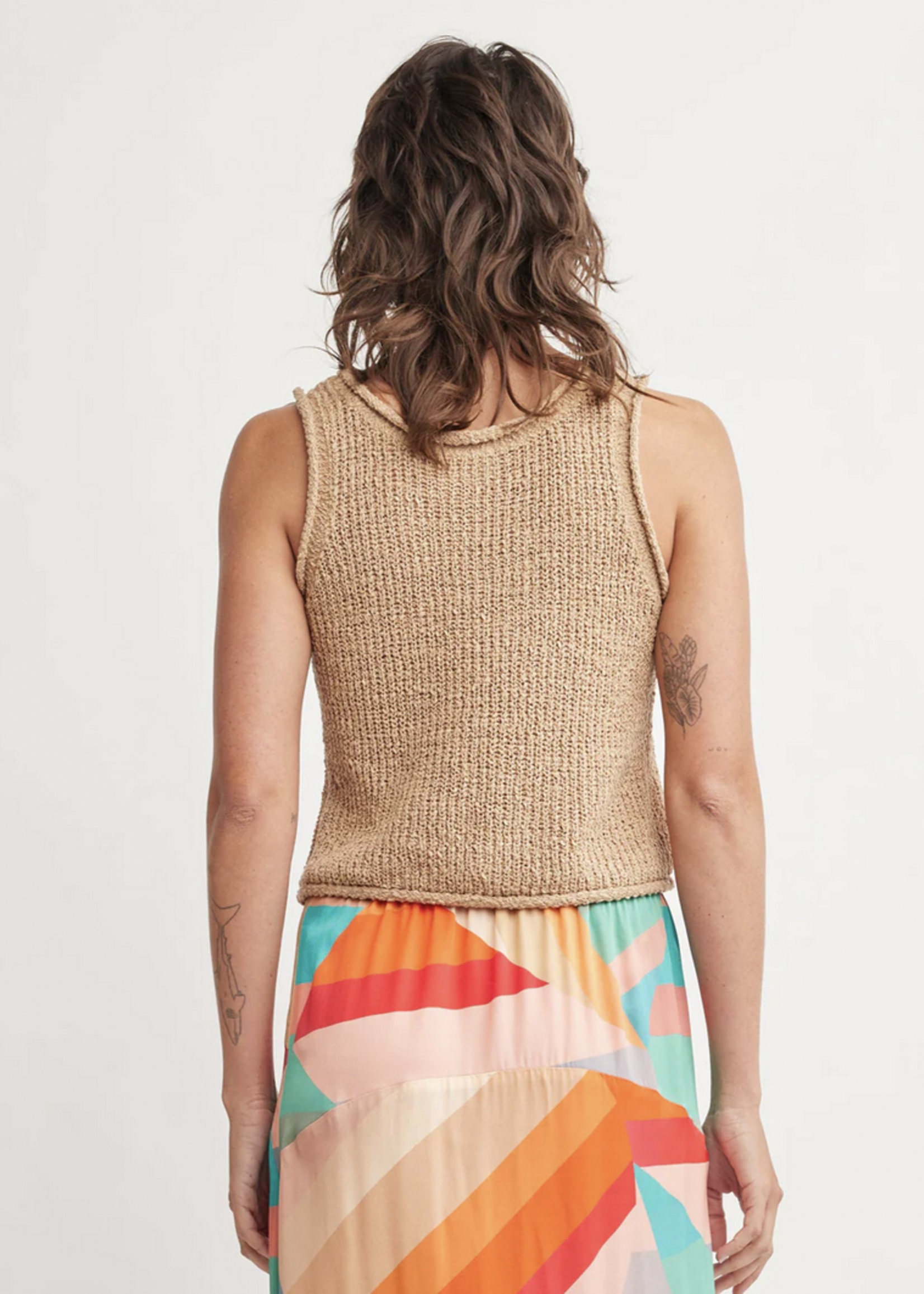 SELF CONTRAST SELF CONTRAST MILES TANK
