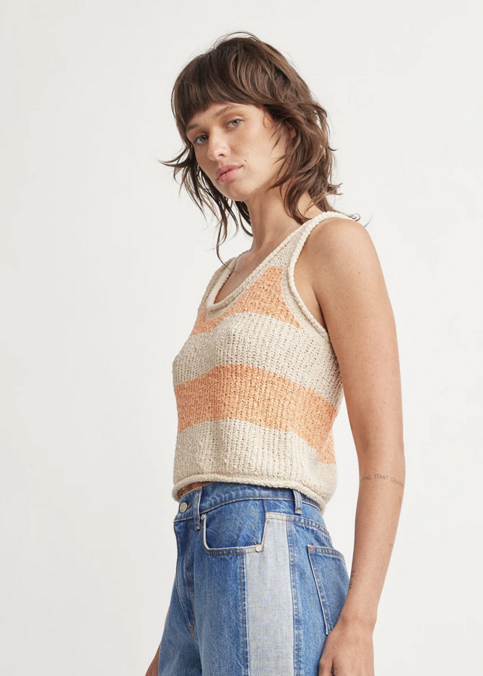 SELF CONTRAST SELF CONTRAST MILES TANK