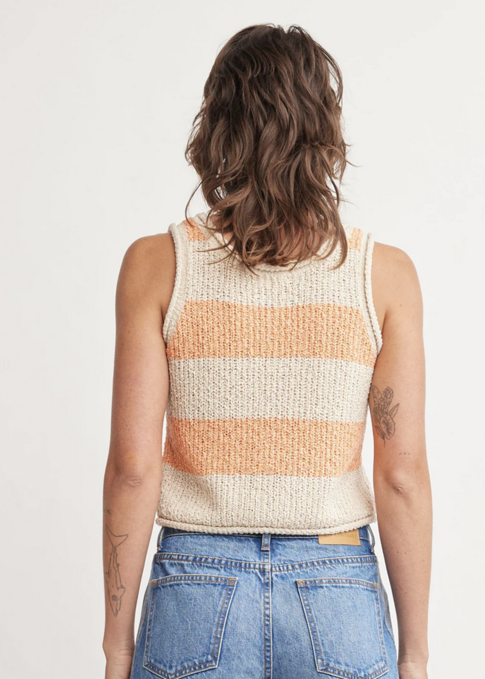 SELF CONTRAST SELF CONTRAST MILES TANK