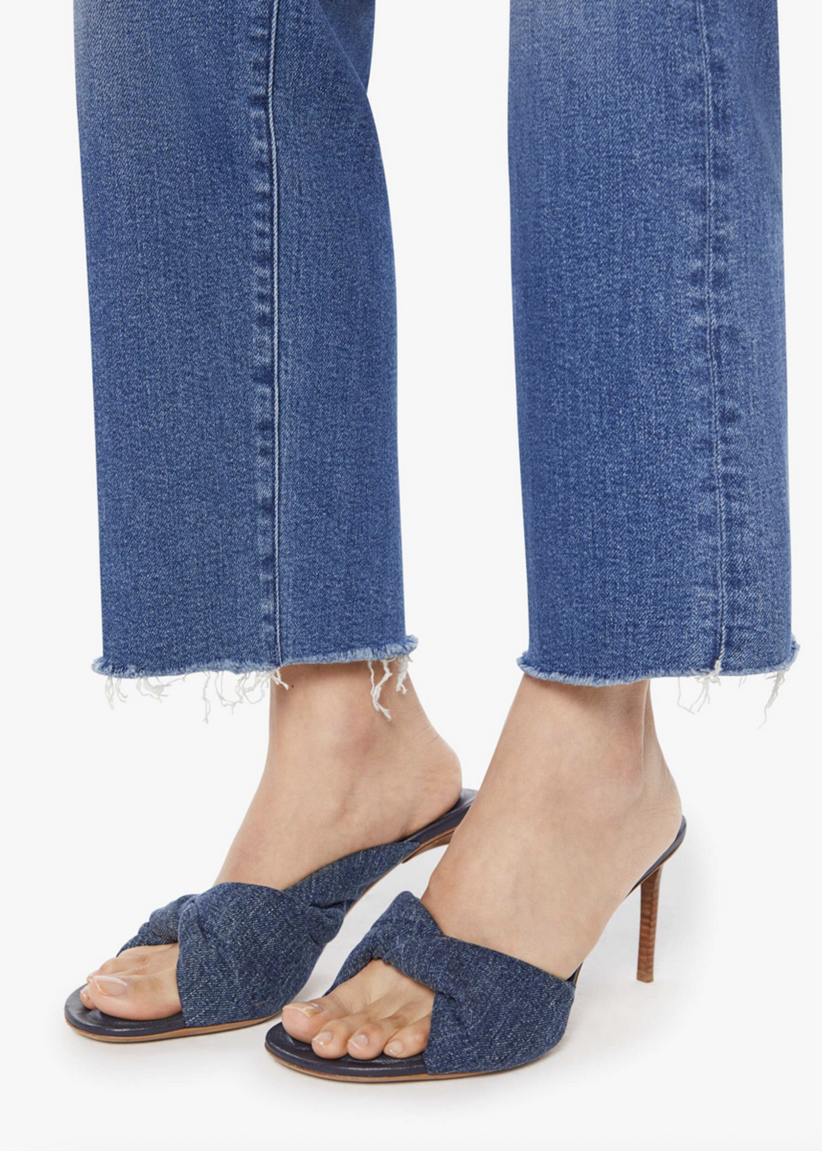 MOTHER MOTHER MID RISE RAMBLER ZIP ANKLE FRAY