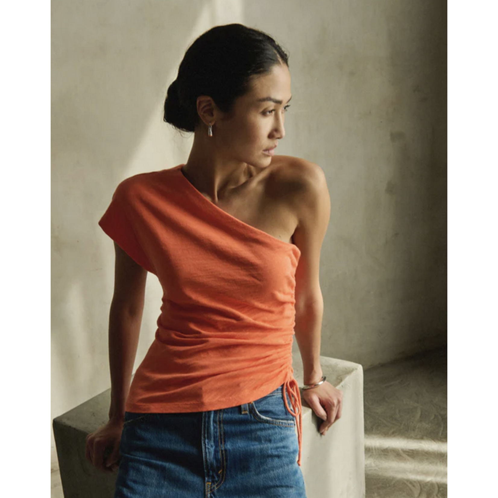 NATION LTD NATION JAYLEN ASYMMETRICAL TEE