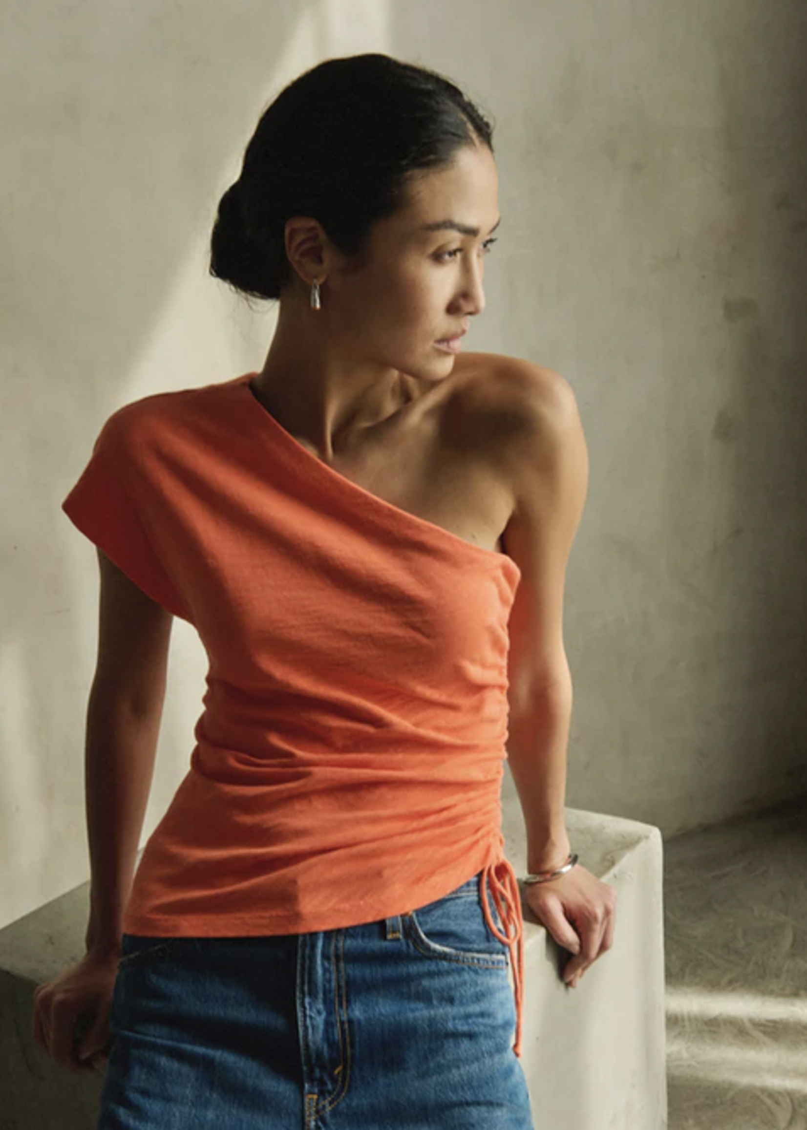 NATION LTD NATION JAYLEN ASYMMETRICAL TEE