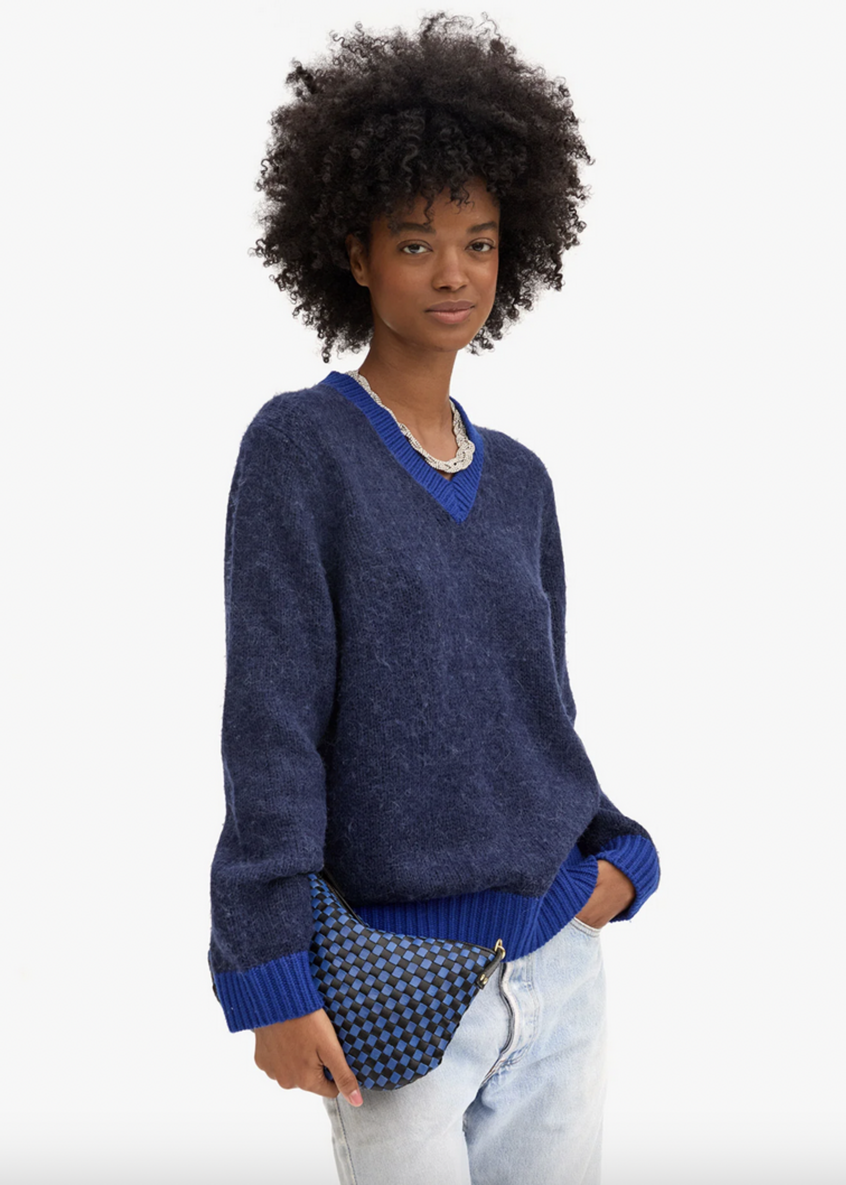 CLARE V. CLARE V. PETITE MOYEN