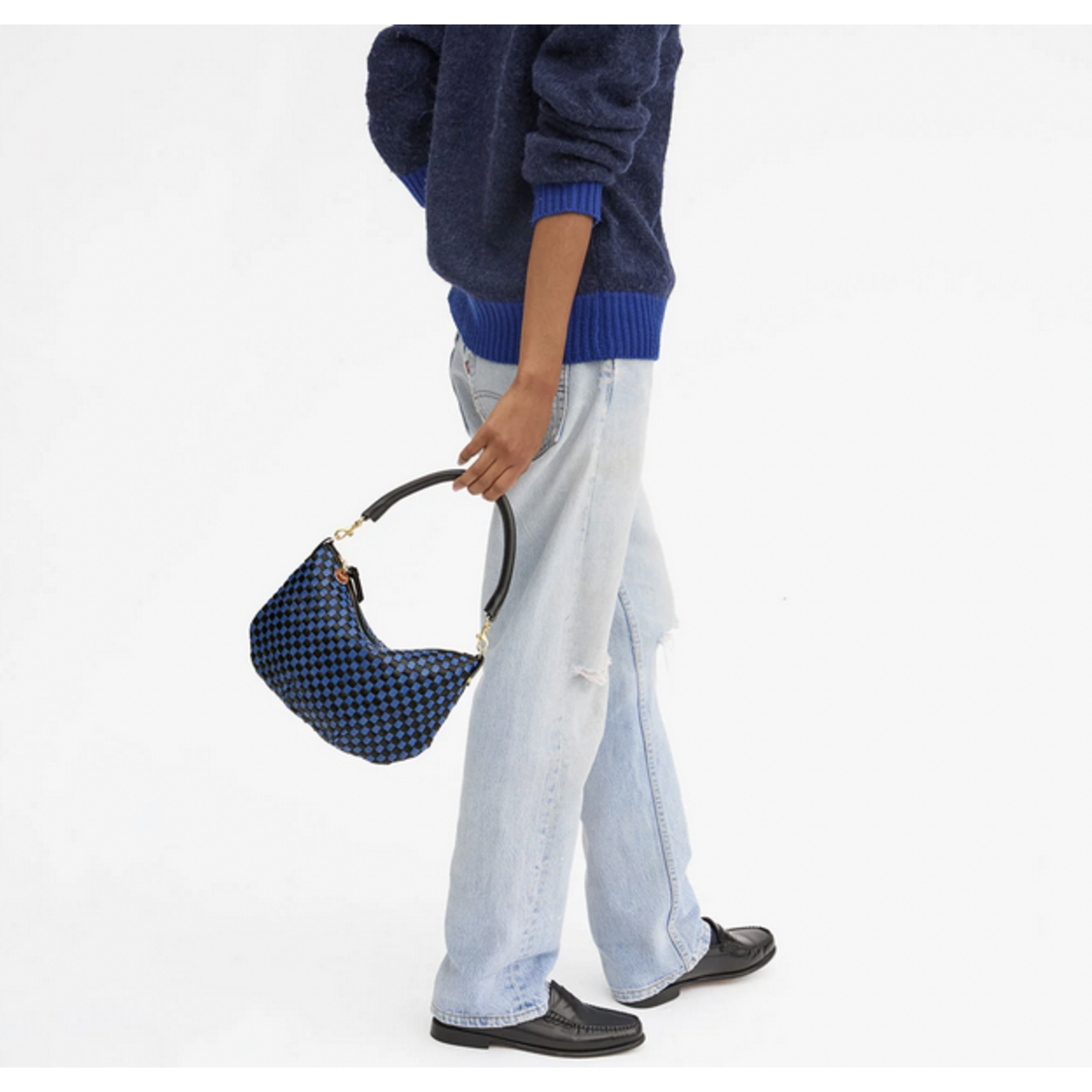 CLARE V. CLARE V. PETIT MOYEN MESSENGER