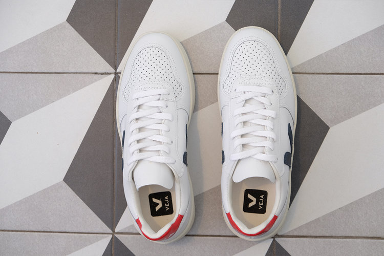 veja volley canvas sneaker in nautico pekin