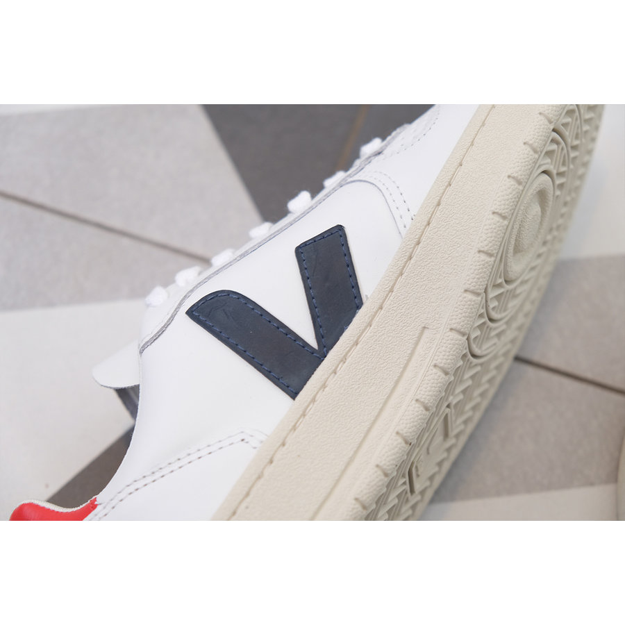 veja volley canvas sneaker in nautico pekin