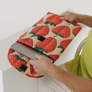 Baggu Baggu Puffy Laptop Sleeve  Strawberry 16"