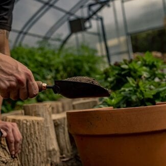 Barebones Garden Scoop