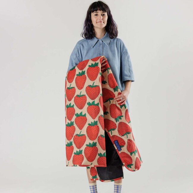 Baggu Puffy Picnic Blanket Strawberry