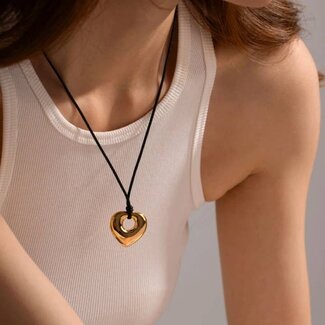 Olivia Le Heart Medallion Rope Necklace