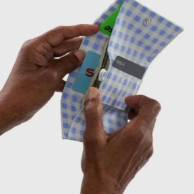 Baggu Snap Wallet Light Blue Gingham