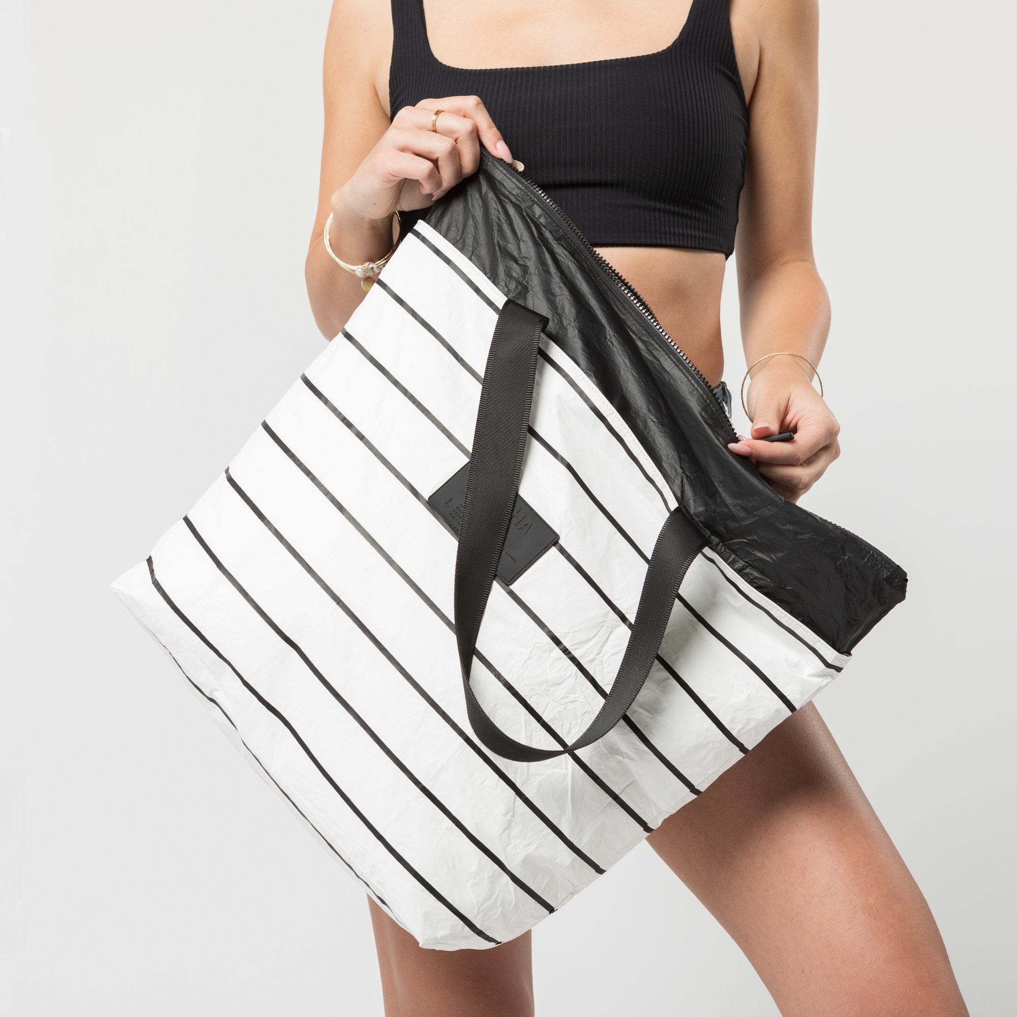 ALOHAcollection★ジッパー付トートDayTripper白/黒横ストライプ ALOHAcollection☆ジッパー付トートDayTripper黒/白横ストライプ