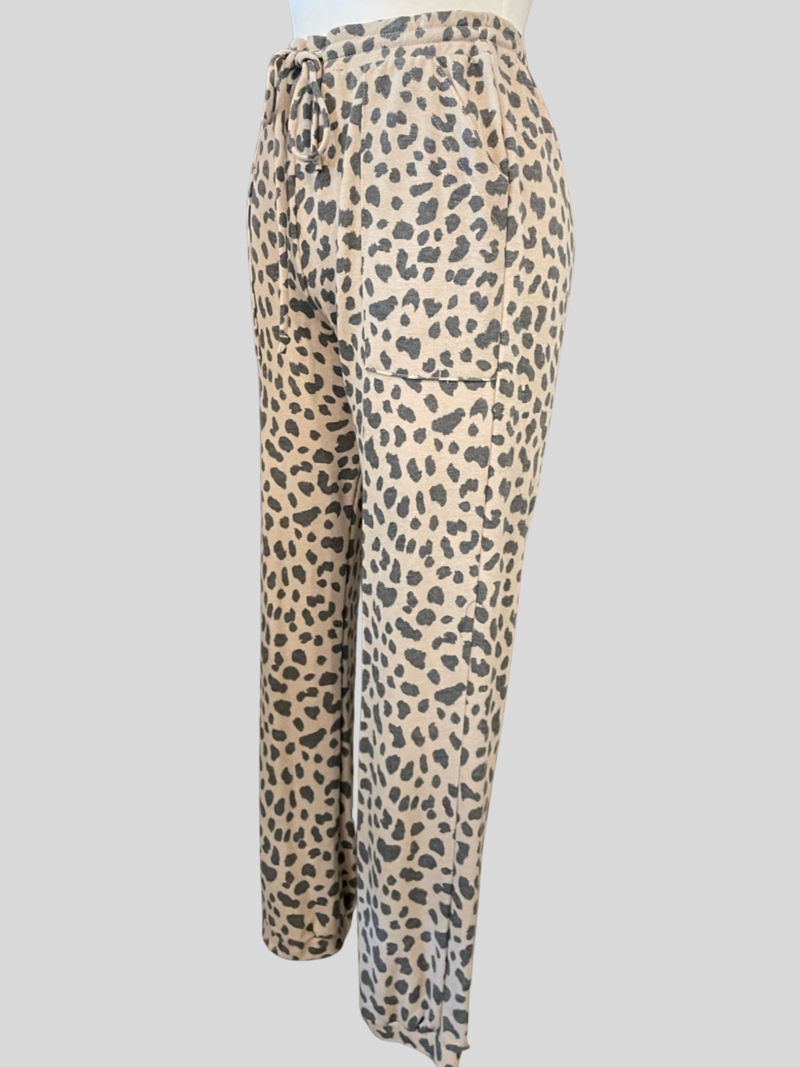 P10553B ANIMAL FRENCH TERRY JOGGERS