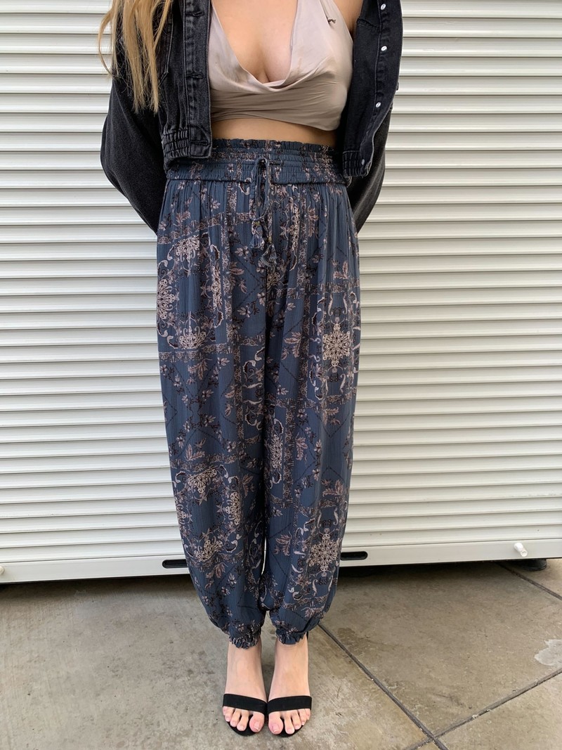 FP7474 SMOCKED SLOUCHY PANTS