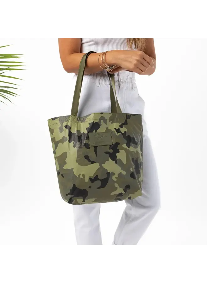 ALOHA COLLECTION RVS TOTE CAMO HUNTER/OLIVE