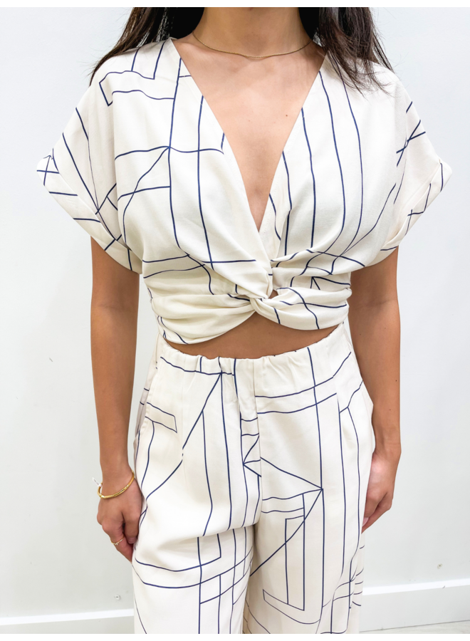 MULTI GRID FRONT KNOT TOP