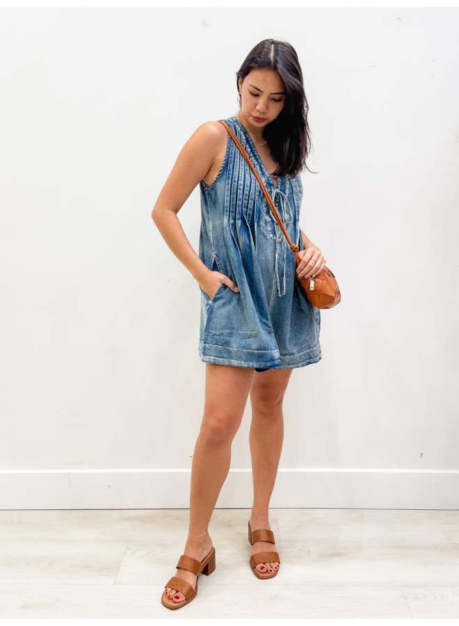 DS0590 PLEATED DENIM ROMPER