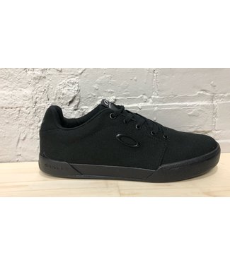 oakley canvas flyer sneaker