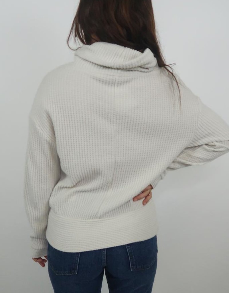 Z Supply ZT193139 The Cowl Neck Waffle Thermal Top in Champagne Mist