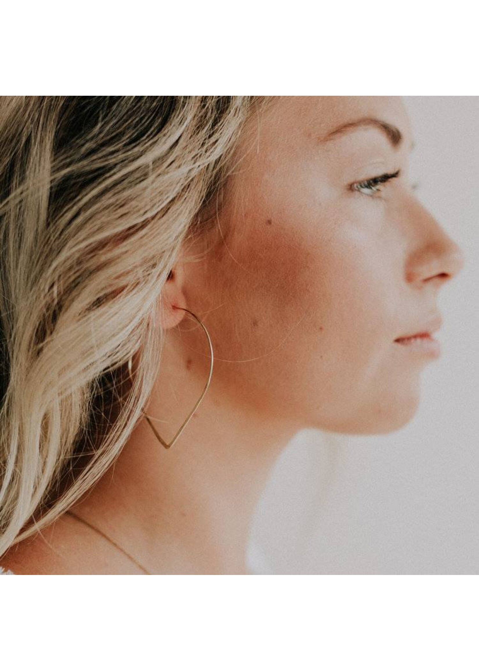 Favor Jewelry Petal Hoop Earrings