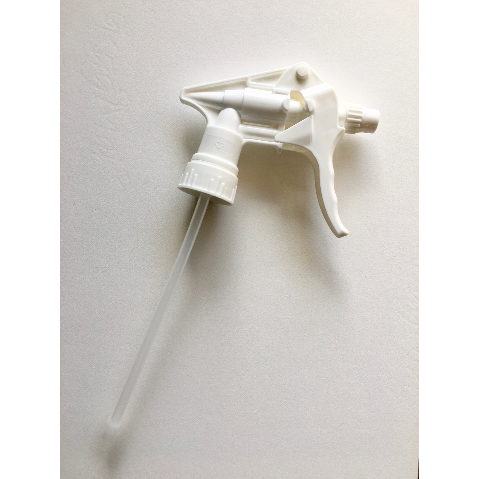 Berlin Packaging White Sprayer for 16oz Glass Bottles
