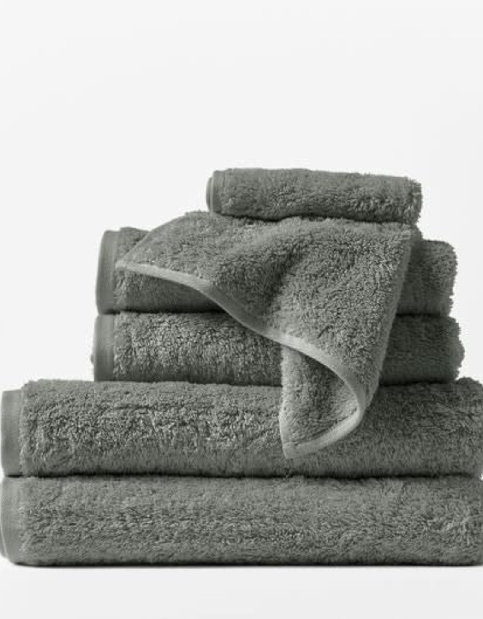 How to Wash and Revive Towels