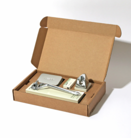 https://cdn.shoplightspeed.com/shops/609407/files/58751939/262x276x1/leaf-shave-leaf-razor-kit-chrome.jpg