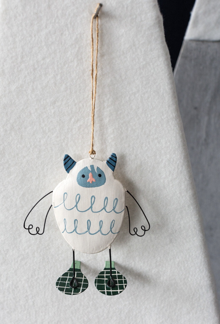 Accent Decor Yeti Ski Bum