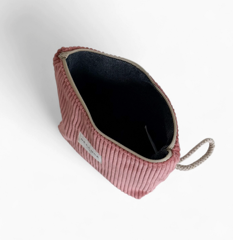 DE LA MUR LINE Squared Makeup Bag