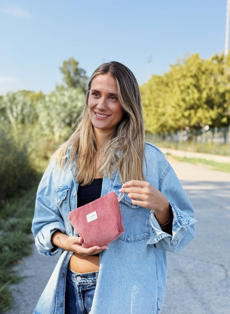 DE LA MUR LINE Squared Makeup Bag