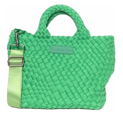 Sandy Woven Tote in Green