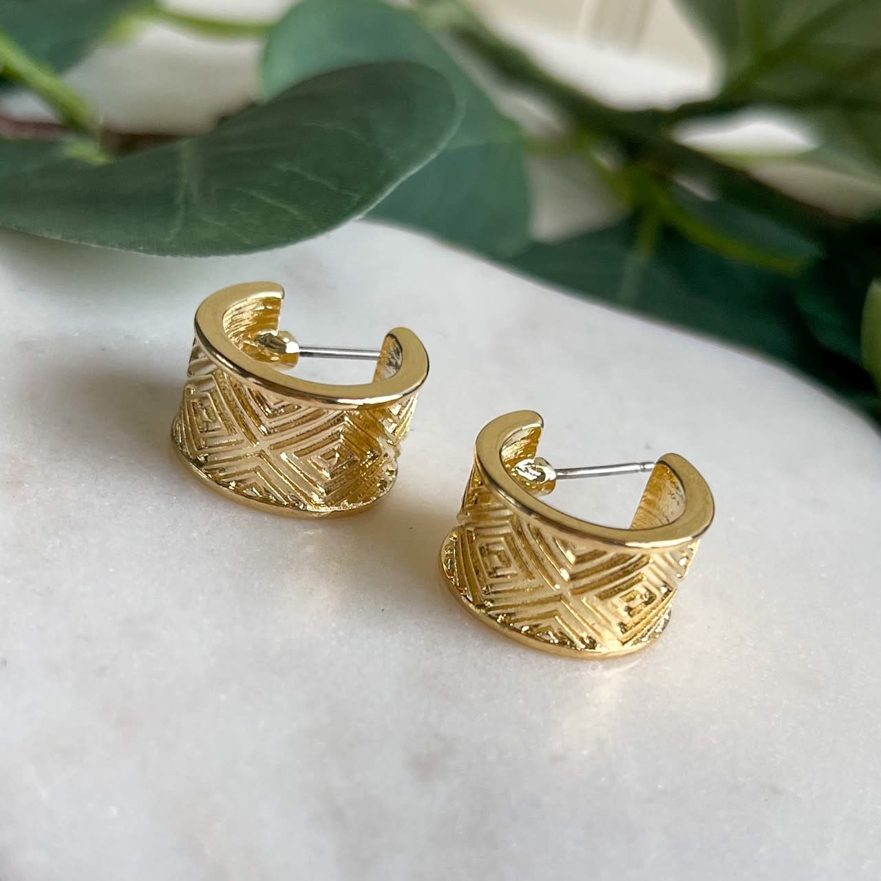 Lou & Co. Gold 1/2” Diamond Print Huggie Earrings