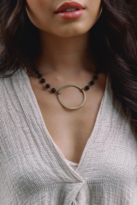 Cobblestone Living Onyx/Gold Selena Circle Beaded Necklace